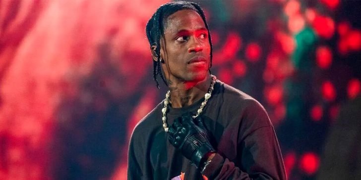 Lo que se esperaba sucedió: Demandan a Travis Scott por fatal desenlace de su concierto.