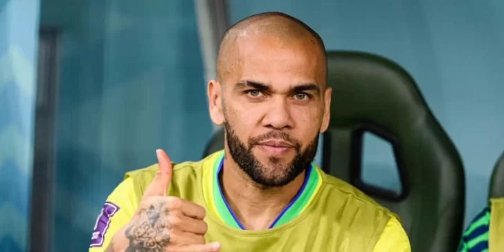 Dani Alves: Conoce un poco de la historia del futbolista que lo tiene tras las rejas.