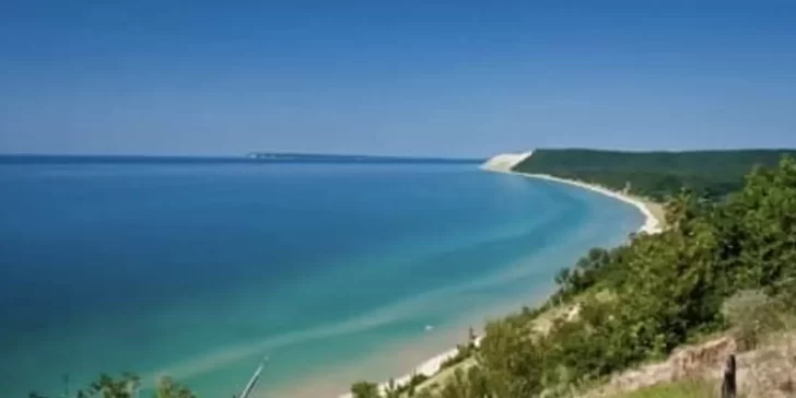 Lago Michigan, un misterioso sitio en donde se observan ovnis y desaparecen barcos.