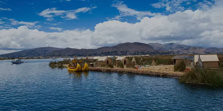 Lago Titicaca, el lago navegable más alto del mundo, muy antiguo y misterioso.